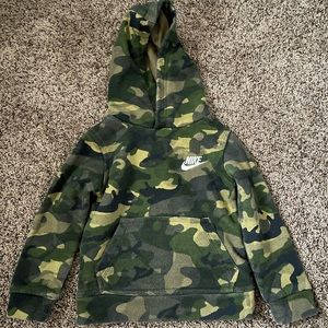 Nike pull over hoodie.